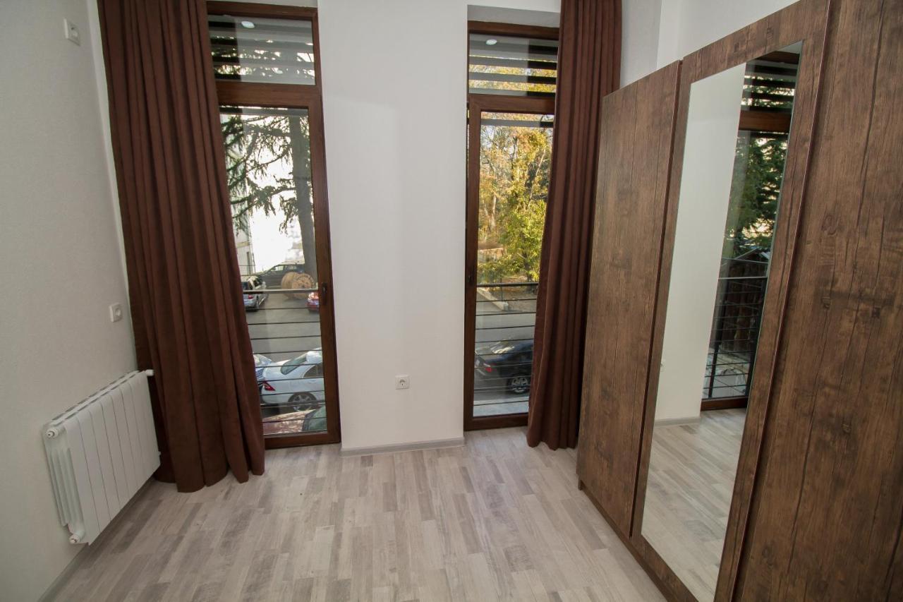Host Net Iverieli Tbilisi Bagian luar foto